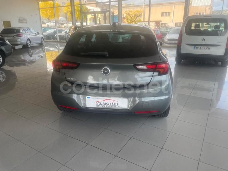 Usado Opel Astra GS Line 110 CV (80 kW) 2021 Gris / plata Berlina