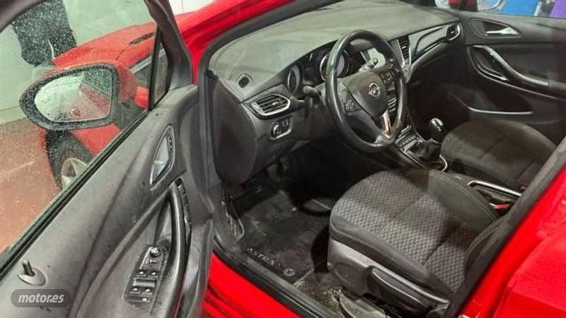 Usado Opel Astra Dynamic 136 CV (100 kW) 2017 Rojo Berlina