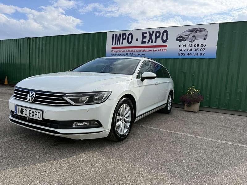 Usado VW Passat Advance 120 CV (88 kW) 2018 Blanco Familiar