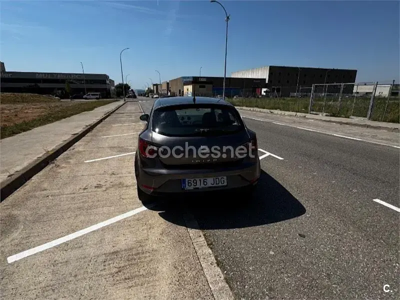 Usado Seat Ibiza SC I-Tech 85 CV (62 kW) 2015 Gris / plata Utilitario