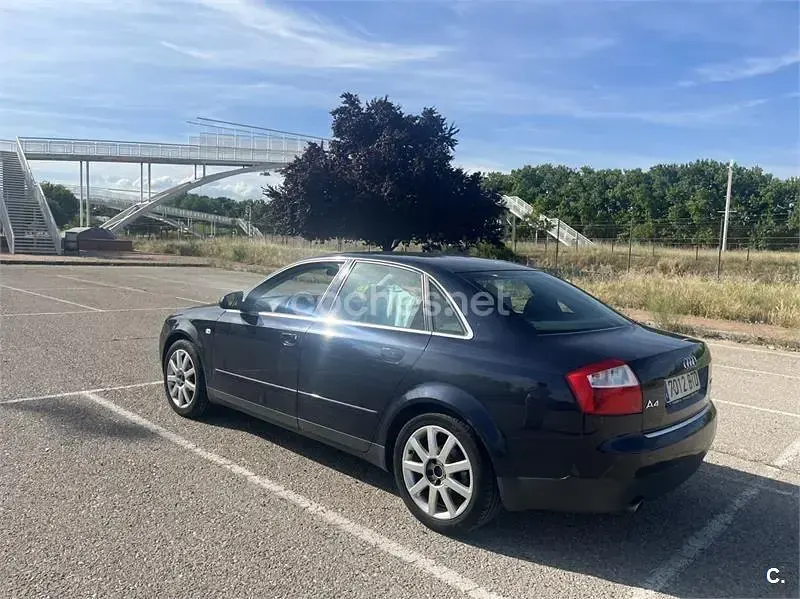 Usado Audi A4 S-Line 130 CV (95 kW) 2002 Azul Berlina
