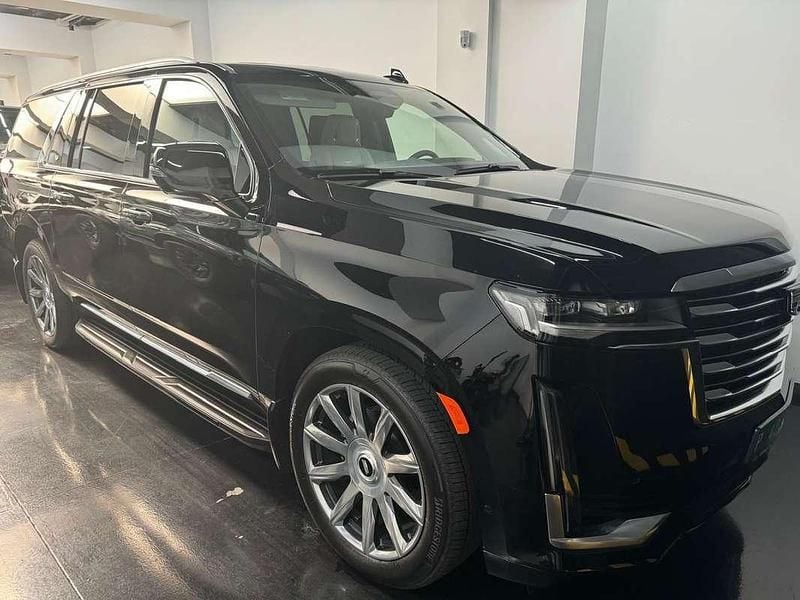 Usado Cadillac Escalade 426 CV (313 kW) 2024 Negro SUV