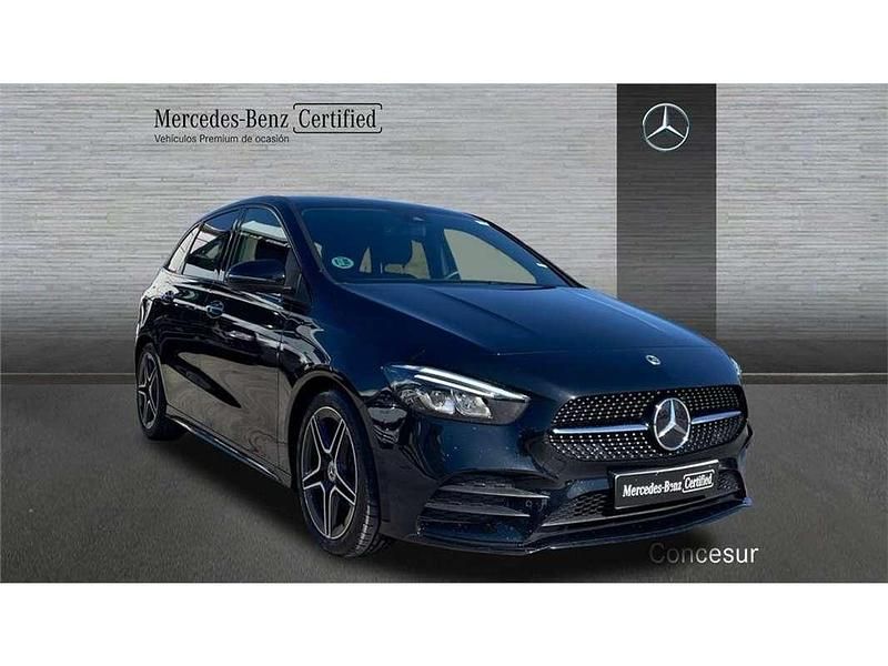 Usado Mercedes B200 136 CV (100 kW) 2022 Negro Monovolumen