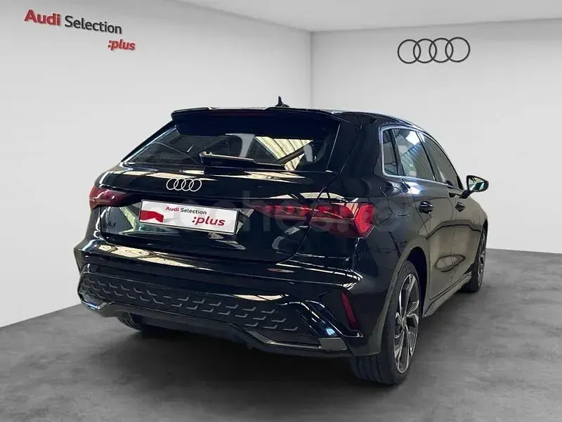 Usado Audi A3 S-Line 204 CV (150 kW) 2025 Negro Berlina