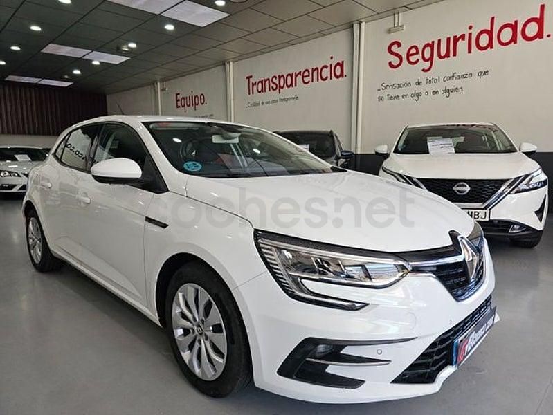 Usado Renault Mégane IV Life 115 CV (84 kW) 2021 Blanco Berlina