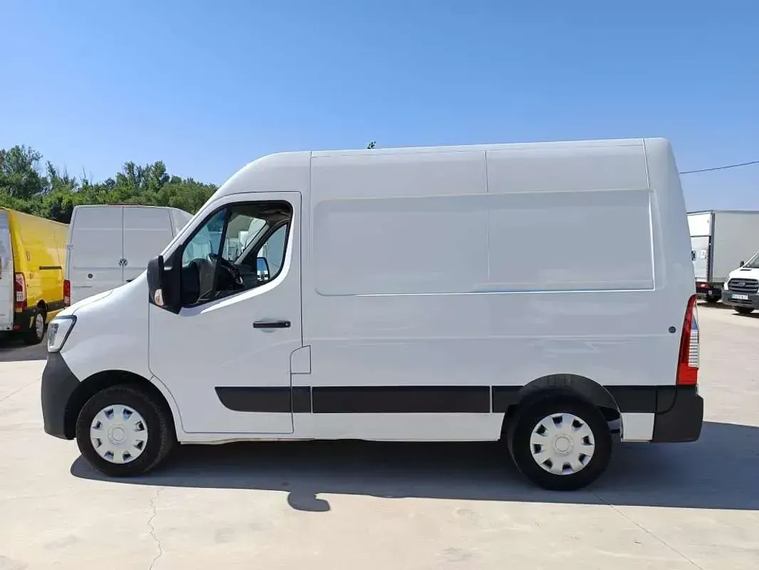 Usado Renault Master 135 CV (99 kW) 2021 Blanco Monovolumen