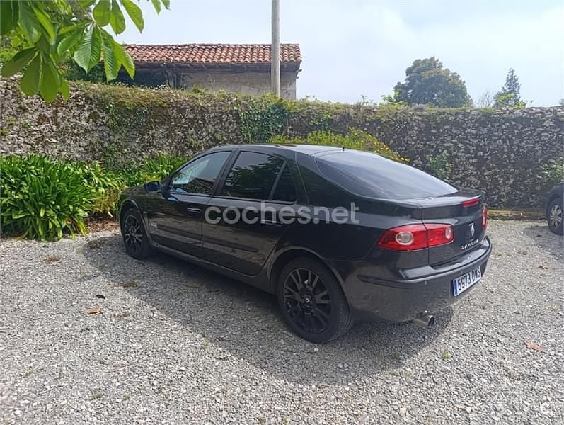 Usado Renault Laguna II Dynamique 170 CV (125 kW) 2005 Negro Berlina
