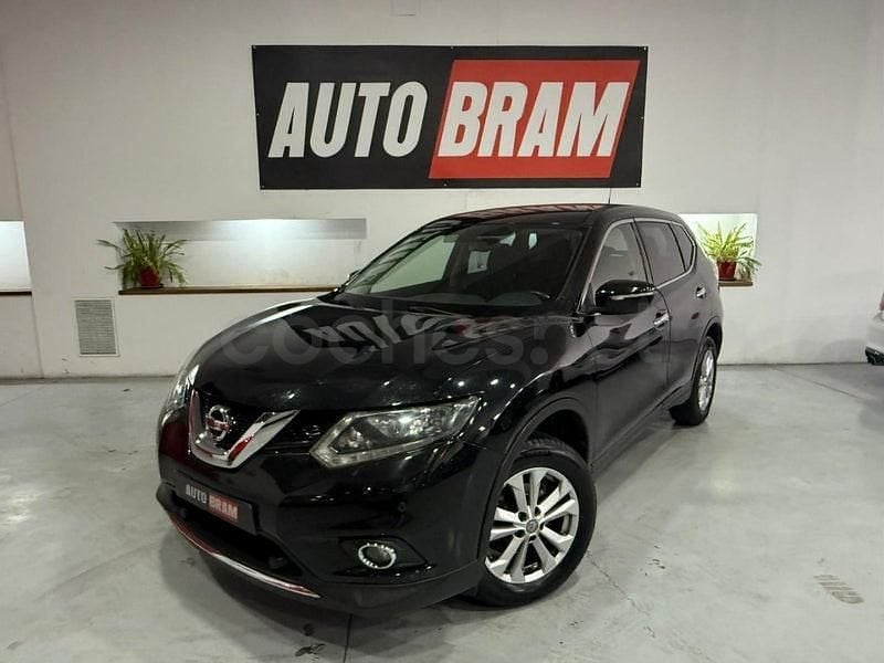 Usado Nissan X-Trail Acenta 130 HP (95 kW) 2015 Preto SUV