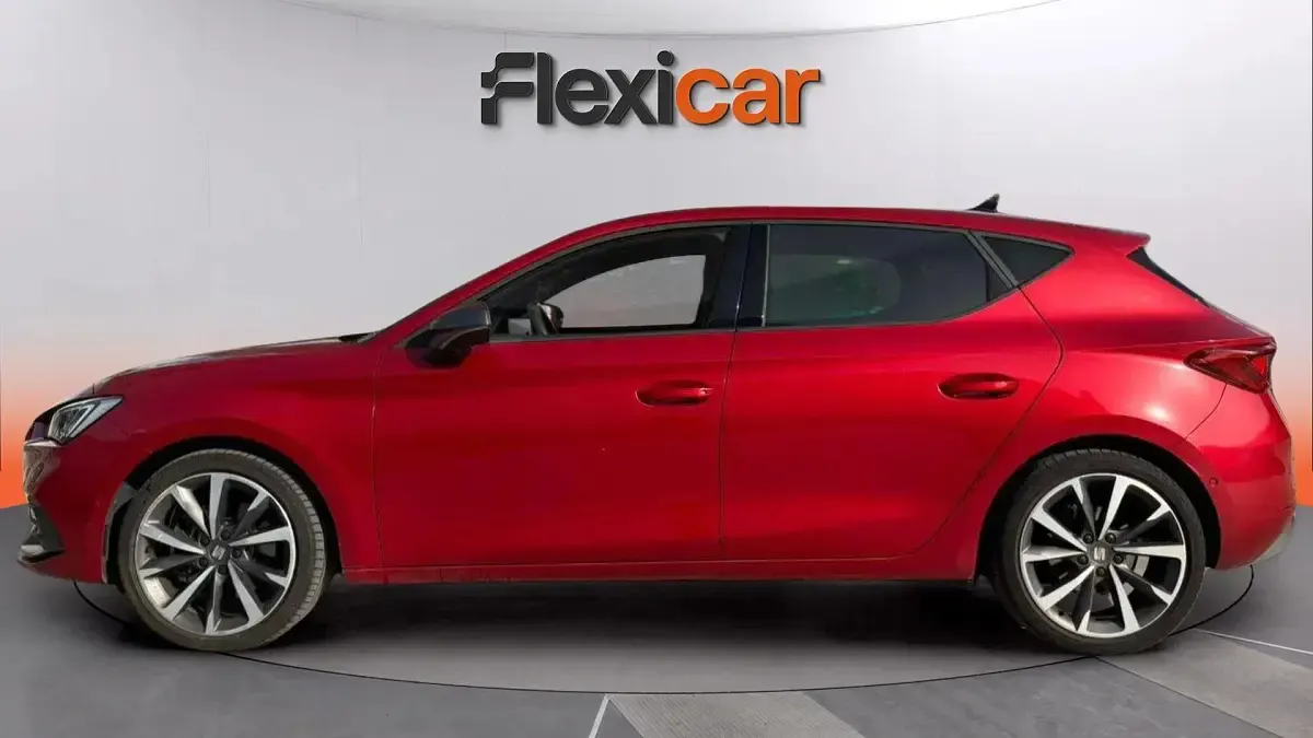 Usado Seat Leon FR 150 CV (110 kW) 2020 Granate Berlina
