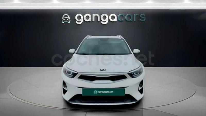 Usado Kia Stonic 100 HP (73 kW) 2022 Branco SUV