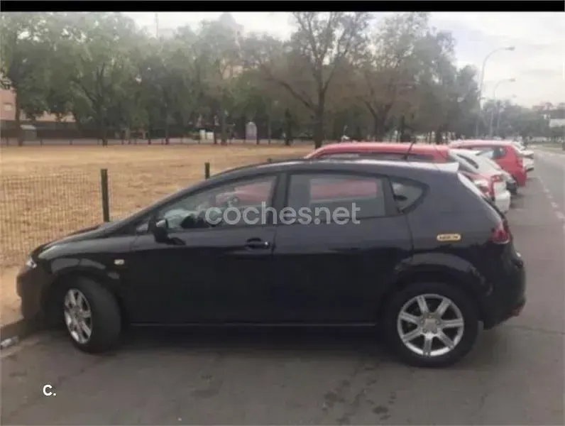 Usado Seat Leon Reference 105 CV (77 kW) 2007 Negro Utilitario