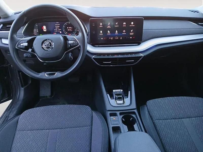 Usado Skoda Octavia Style 204 HP (150 kW) 2024 Cinzento Sedan