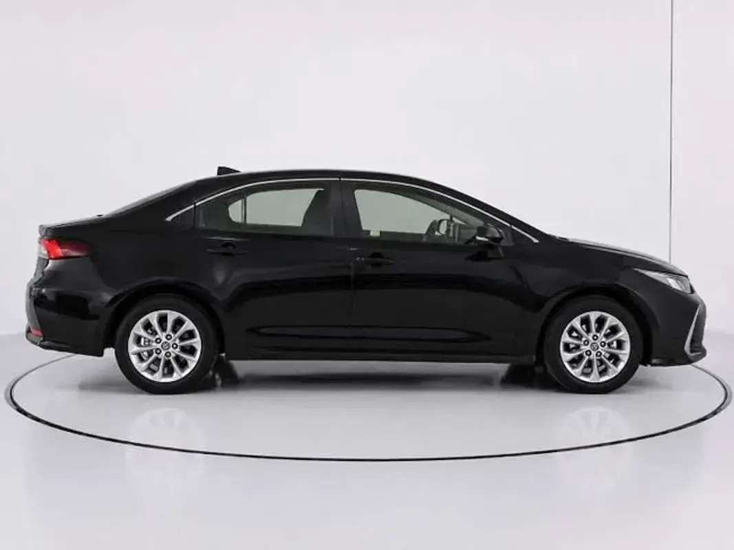 Usado Toyota Corolla 125 CV (91 kW) 2023 Blanco Berlina