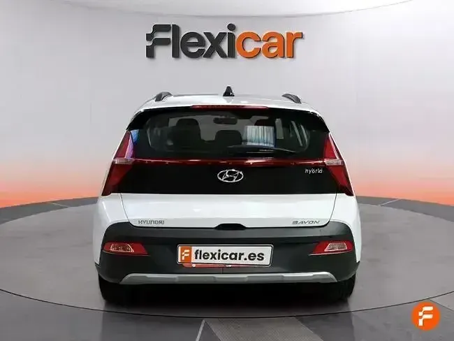 Usado Hyundai Bayon 100 CV (73 kW) 2023 Blanco SUV