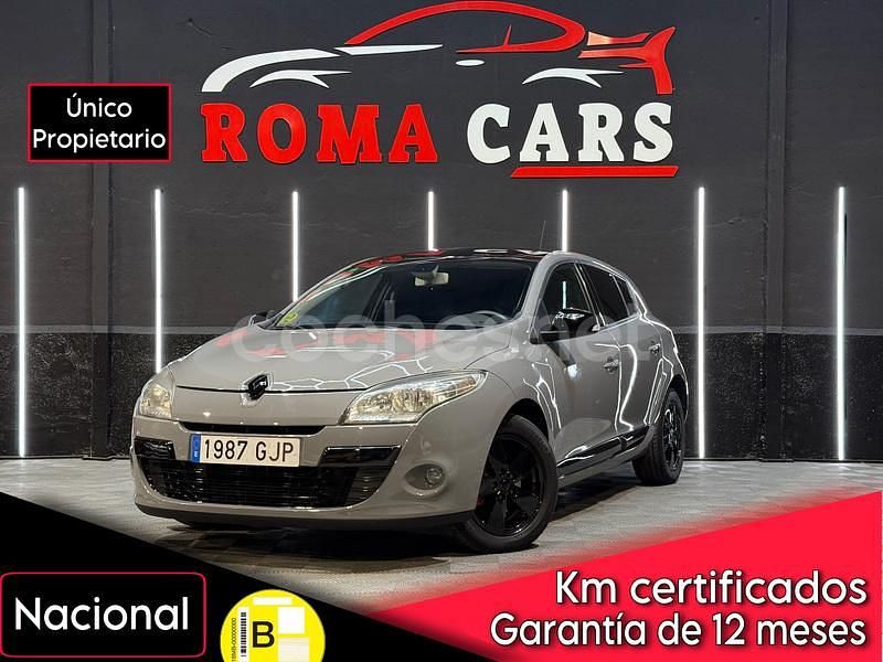 Gris / plata Usado 2008 Renault Mégane II Dynamique Berlina | 5890 € (Caro) - Imagen 1/4