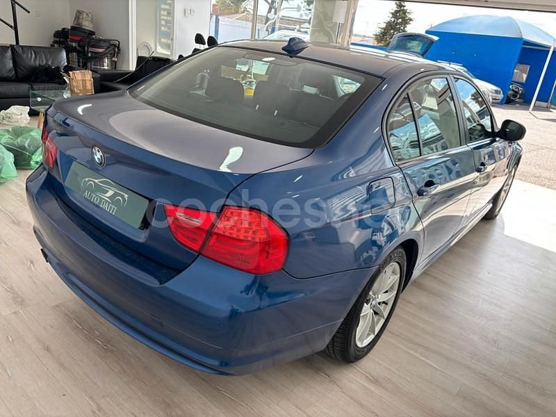Usado BMW 318 143 CV (105 kW) 2010 Azul Berlina