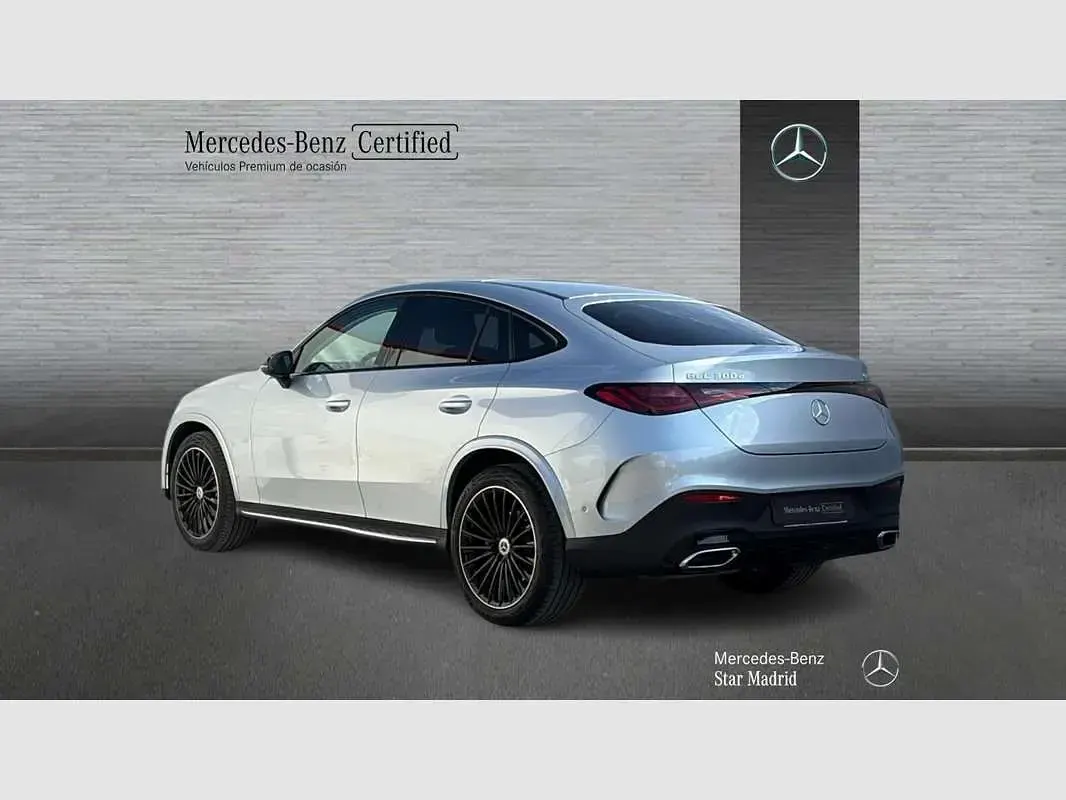 Usado Mercedes GLC300 269 CV (197 kW) 2025 Plateado SUV