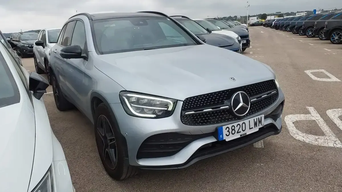 Occasion Mercedes GLC300 245 PK (180 kW) 2022 Zilver SUV
