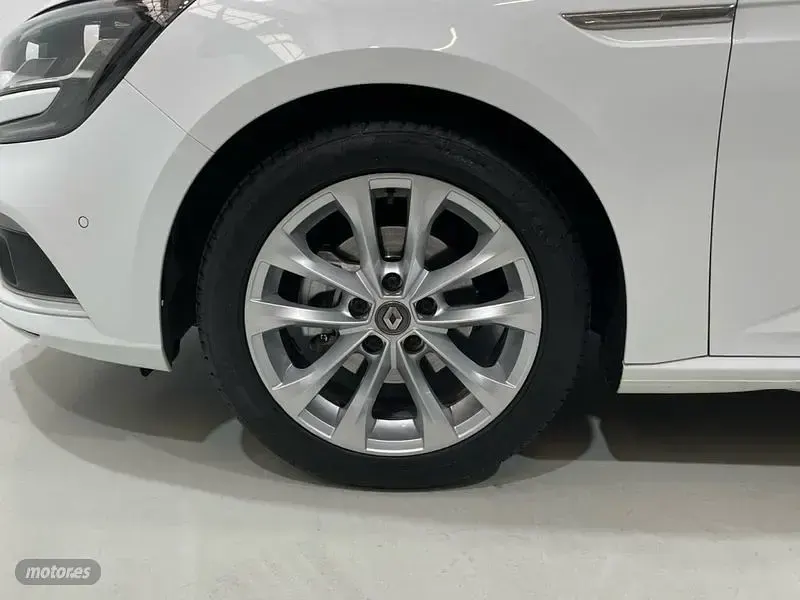 Usado Renault Mégane IV Zen 130 CV (95 kW) 2017 Blanco Berlina