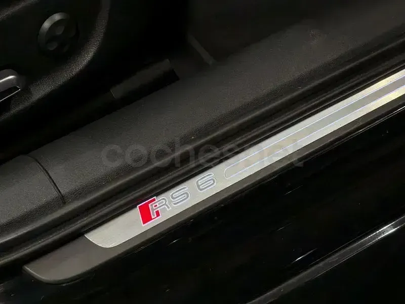 Usado Audi RS6 560 CV (411 kW) 2015 Negro Familiar