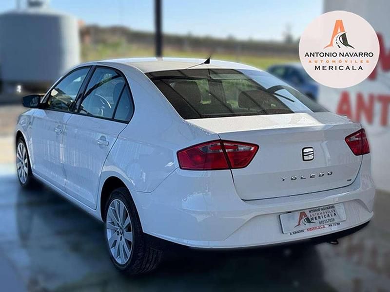 Usado Seat Toledo Reference 90 CV (66 kW) 2013 Blanco Utilitario