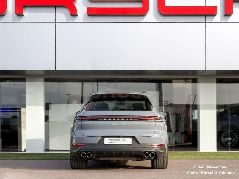 Usado Porsche Cayenne S E-Hybrid 519 CV (381 kW) 2024 Gris / plata SUV