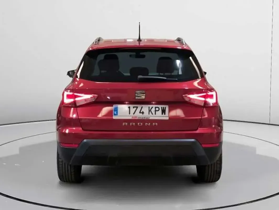 Usado Seat Arona Style 116 CV (85 kW) 2018 Rojo SUV
