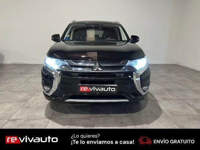 Usado Mitsubishi Outlander P-HEV 224 CV (164 kW) 2018 Negro SUV
