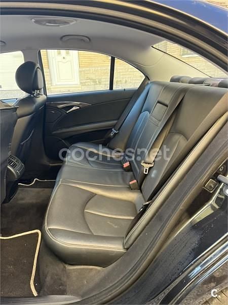 Usado Mercedes E280 Avantgarde 190 CV (139 kW) 2008 Negro Berlina
