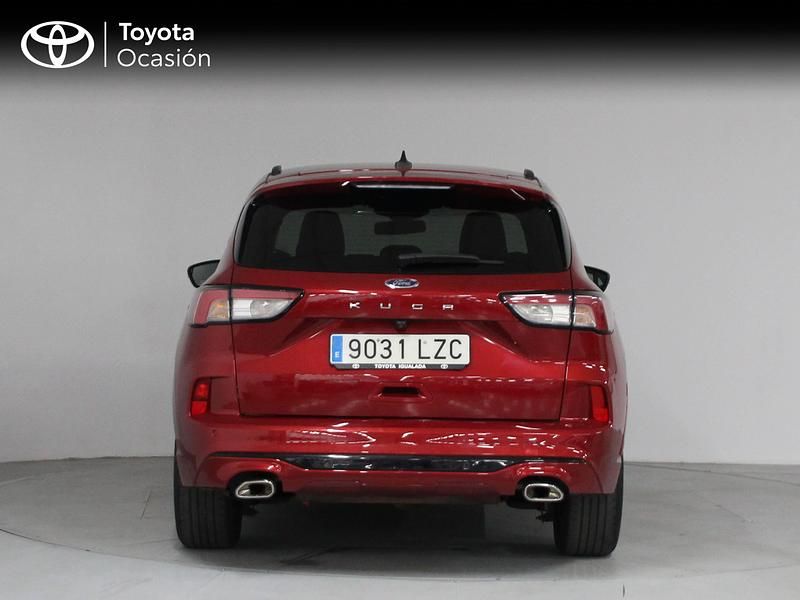 Usado Ford Kuga ST-Line 150 CV (110 kW) 2022 Granate SUV