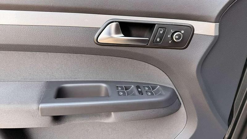 Usado VW Touran Edition 105 CV (77 kW) 2013 Marrón Monovolumen