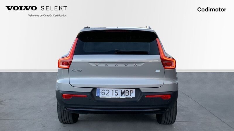 Usado Volvo XC40 Core 169 kW (231 CV) 2022 Gris SUV