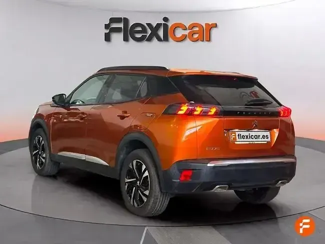 Usado Peugeot 2008 Allure 130 CV (95 kW) 2023 Naranja SUV