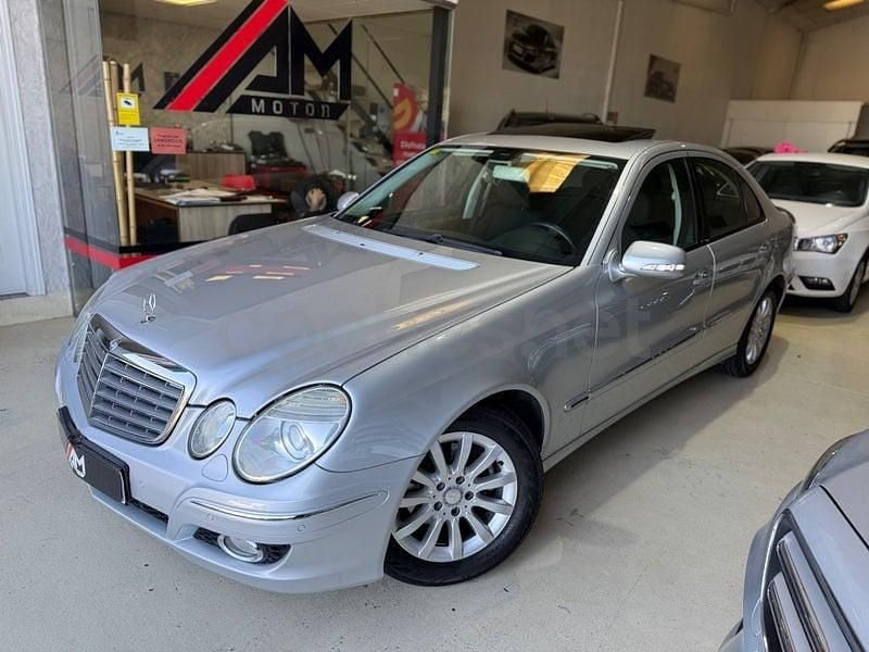Usado Mercedes E220 Elegance 170 CV (125 kW) 2008 Gris / plata Berlina