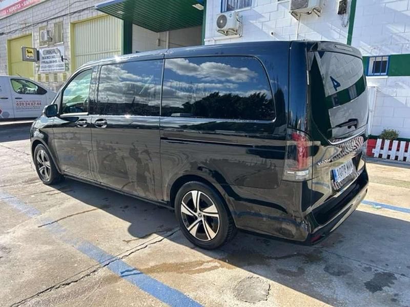 Usado Mercedes V220 163 CV (119 kW) 2024 Negro Monovolumen