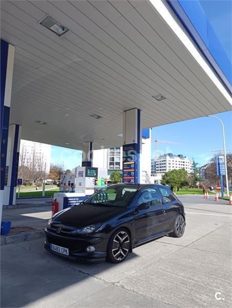 Negro Usado 2003 Peugeot 206 GTi Berlina | 4800 € - Imagen 1/4