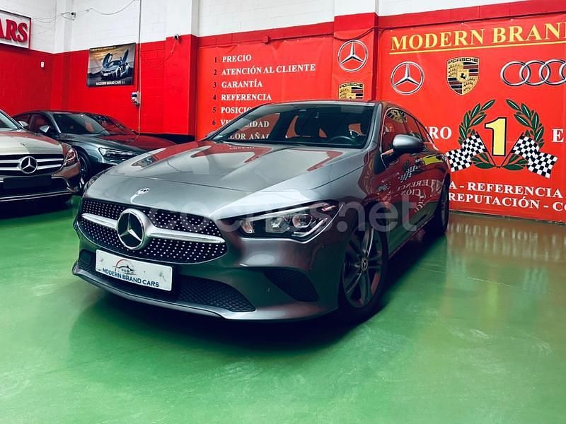 Usado Mercedes CLA200 Shooting Brake 150 CV (110 kW) 2019 Gris / plata Familiar