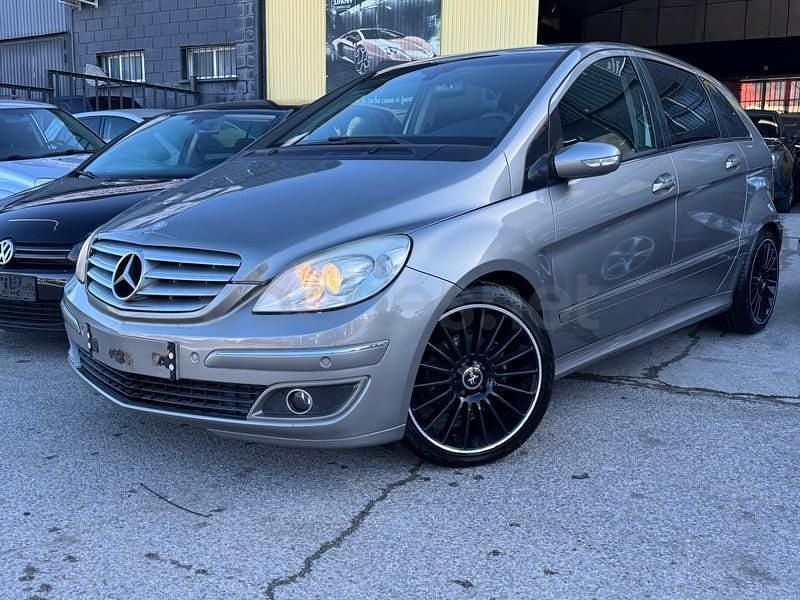 Usado Mercedes B170 116 CV (85 kW) 2007 Gris / plata Monovolumen