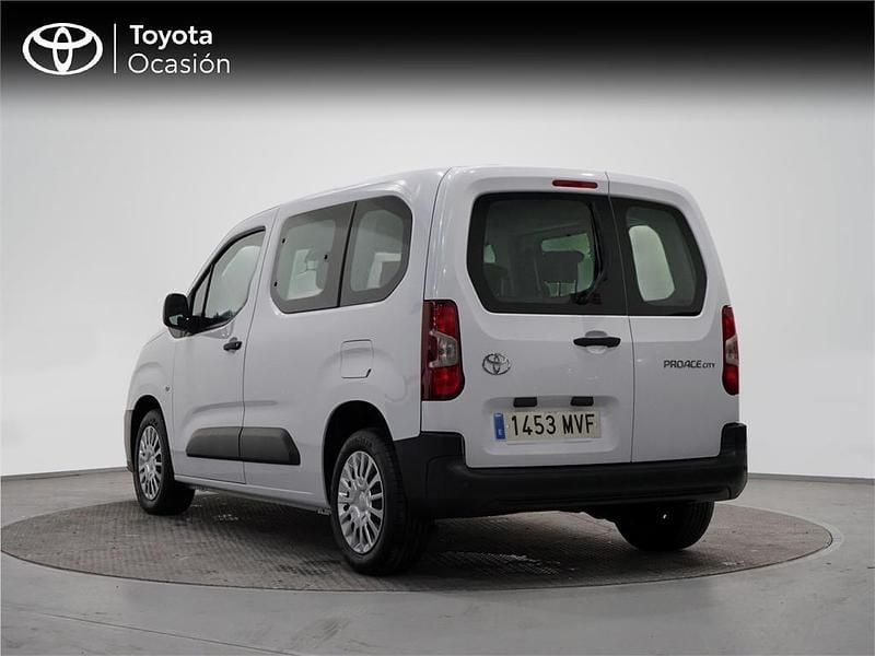 Usado Toyota Proace Verso City 100 CV (73 kW) 2024 Blanco polar Familiar