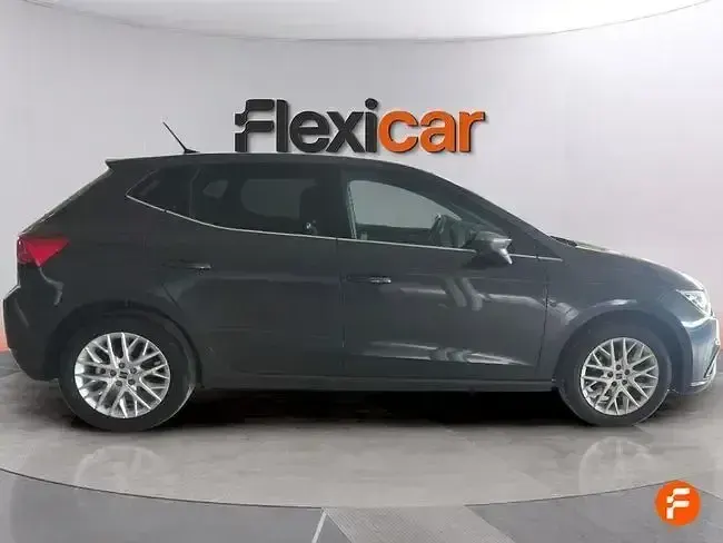 Usado Seat Ibiza Style 115 CV (84 kW) 2024 Gris Utilitario