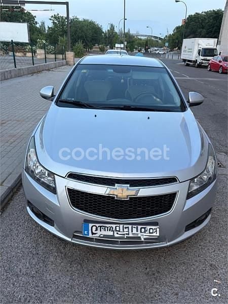 Usado Chevrolet Cruze LT 163 HP (119 kW) 2011 Cinzento Sedan
