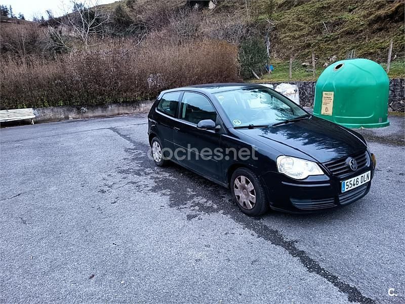 Usado VW Polo Advance 75 CV (55 kW) 2007 Negro Berlina