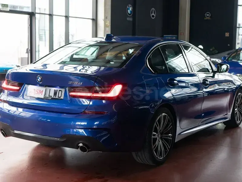 Usado BMW 318 Shadowline 150 CV (110 kW) 2022 Azul Berlina