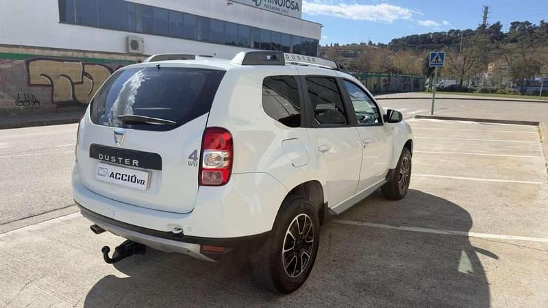 Usado Dacia Duster Black Shadow 110 CV (80 kW) 2016 Blanco SUV