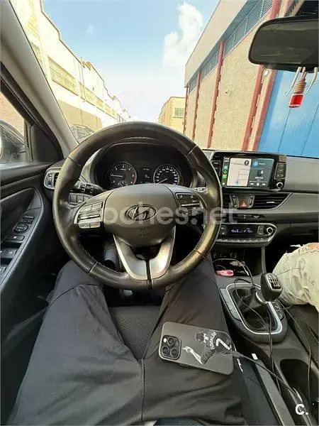 Usado Hyundai i30 136 CV (100 kW) 2019 Blanco Berlina