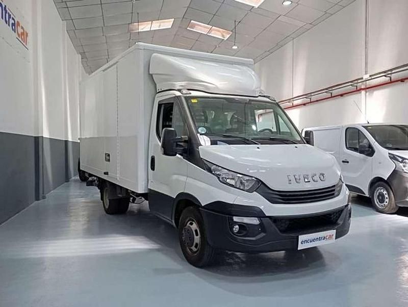 Usado Iveco Daily 136 CV (100 kW) 2018 Blanco Van
