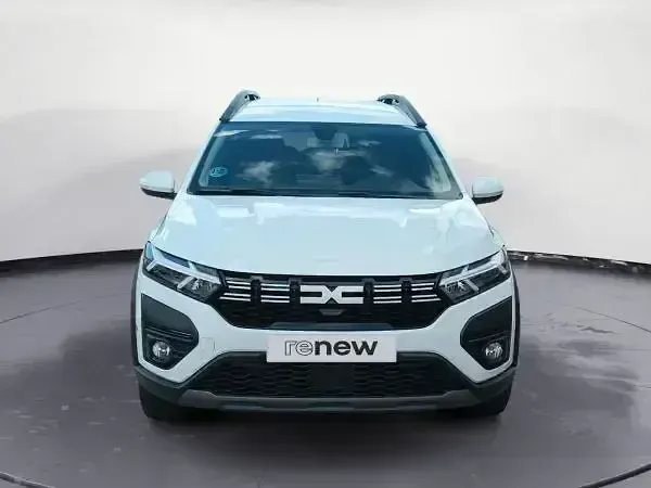 Usado Dacia Jogger Expression 100 CV (73 kW) 2024 Blanco Monovolumen