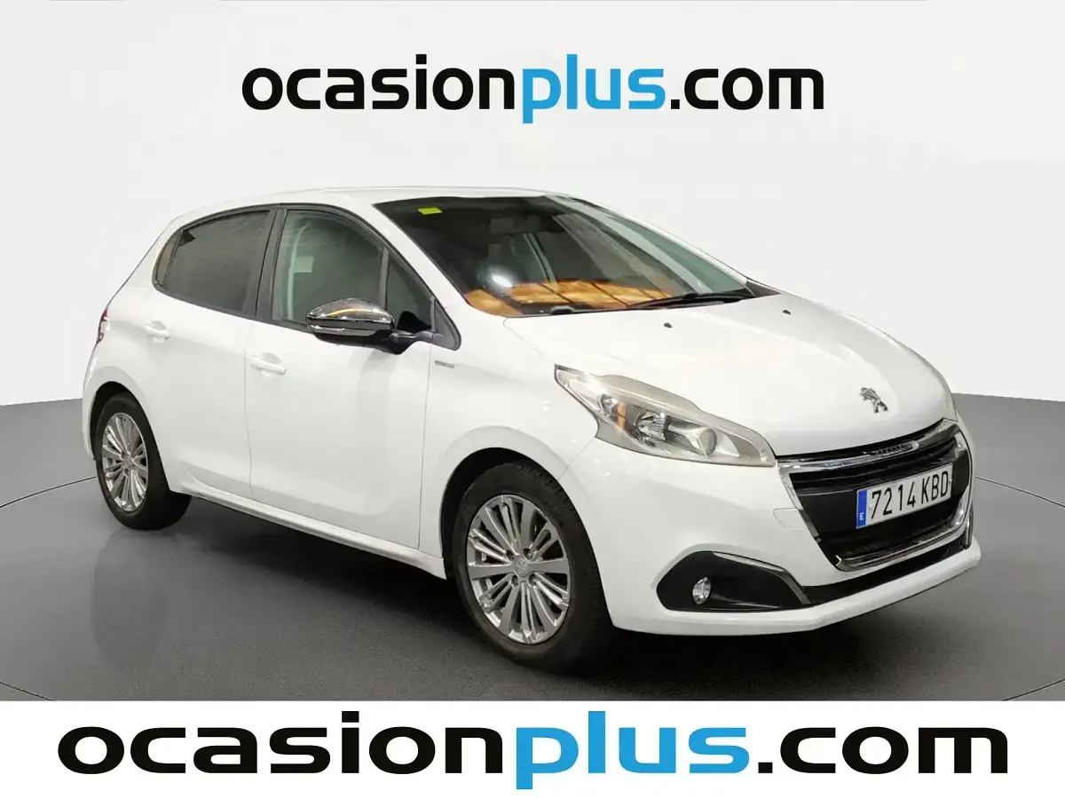 Usado Peugeot 208 Style 82 CV (60 kW) 2017 Blanco Utilitario