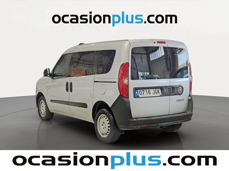 Usado Fiat Doblò Active 90 HP (66 kW) 2015 Cinzento Monovolume
