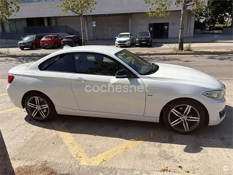 Usado BMW 218 Sport Line 143 CV (105 kW) 2014 Blanco Coupe